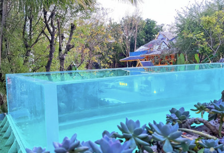 龍華盛薈城亞克力泳池